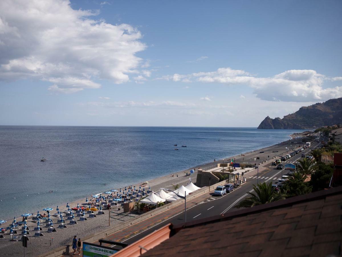 Marina Di Savoca Apartment Santa Teresa Di Riva Exterior photo